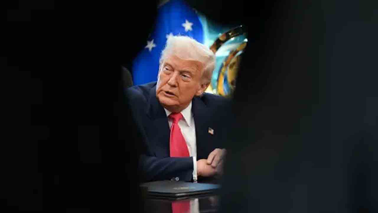 నో కింగ్స్‌ ఆందోళన