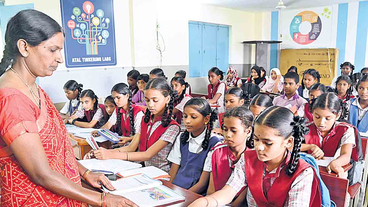 కొత్త విద్యా విధానంపై కోటి ప్రశ్నలు