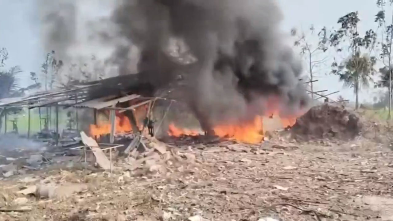 Kakinada Blast | బాణా సంచా పేలుళ్ల ఘటనలో పెరిగిన మృతుల సంఖ్య