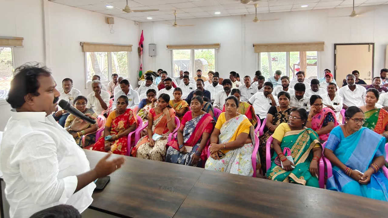 BRS Party | బీఆర్ఎస్ పార్టీ బలోపేతానికి సైనికుల్లా పనిచేయాలి : మాజీ ఎమ్మెల్యే ఆరూరి