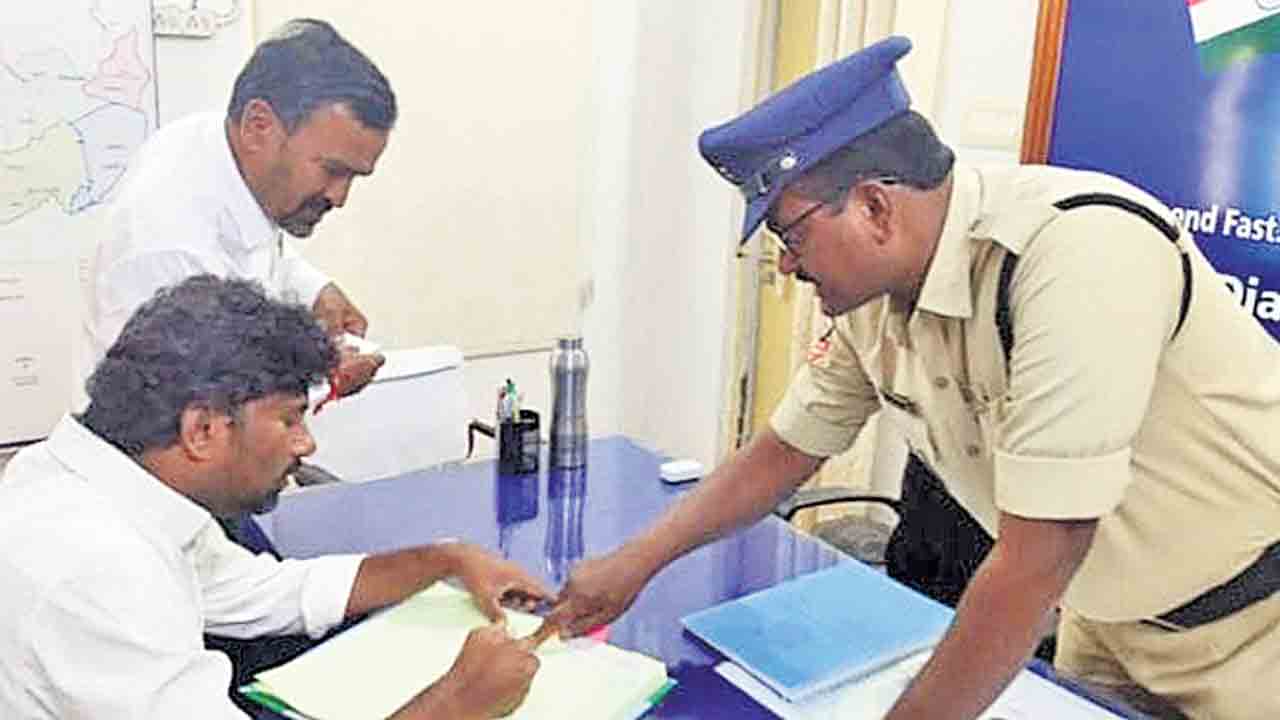 24 లోగా క్యాతనపల్లి ఎన్నిక నిర్వహించాలి