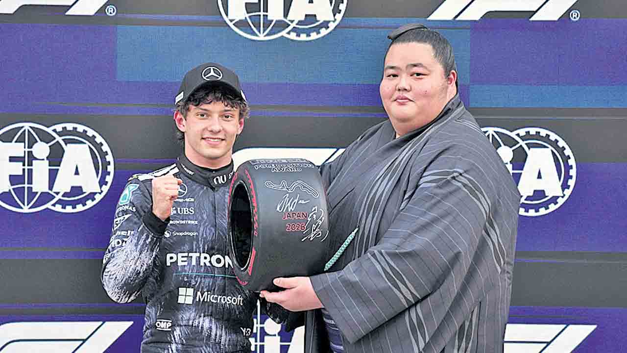 అంటోనెలికి పోల్‌పొజిషన్‌