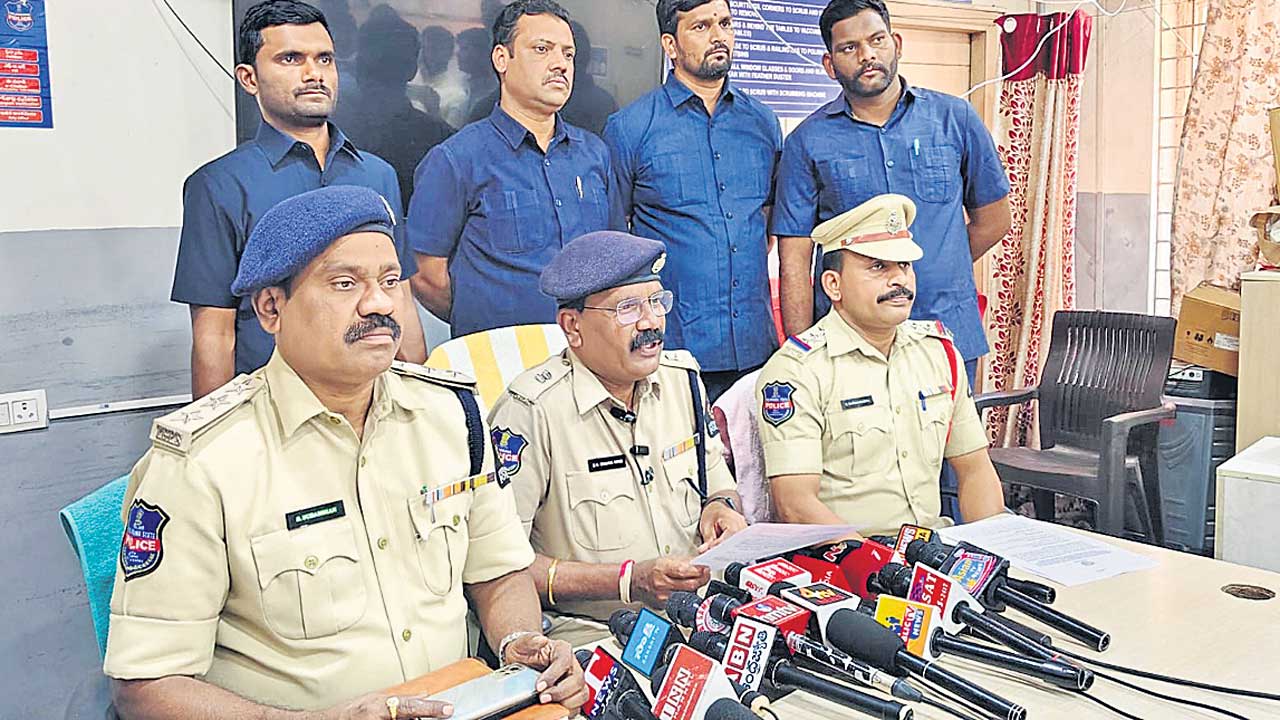 కుళ్లిన మేక, గొర్రెల విడి భాగాలు నిల్వ..వ్యక్తి అరెస్ట్‌