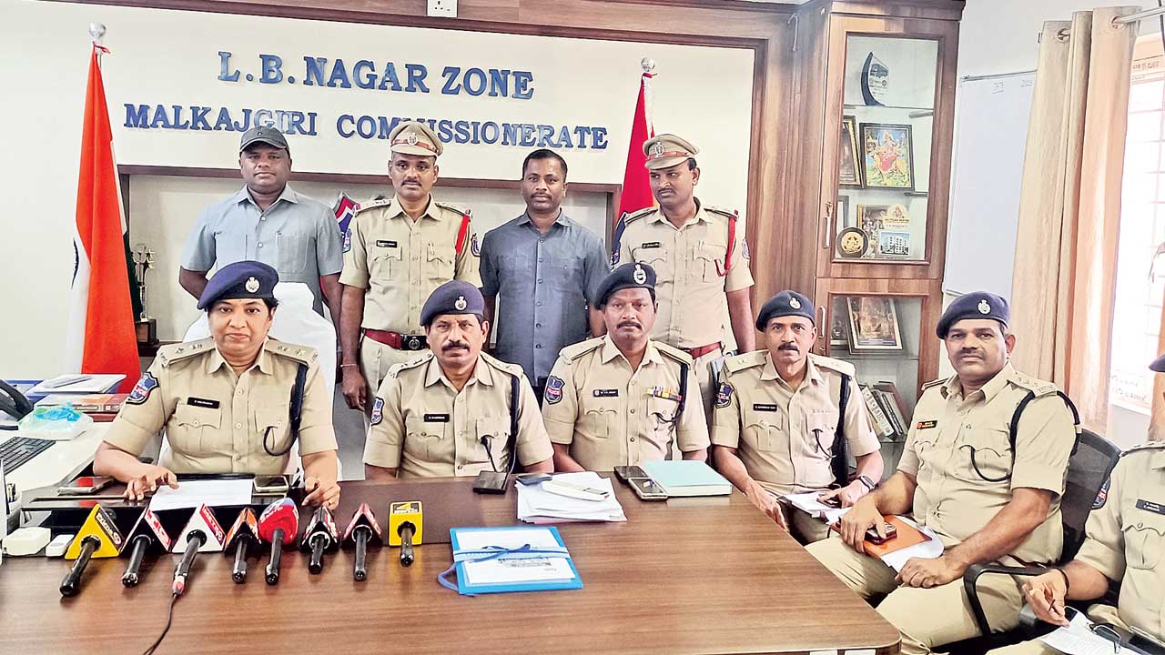 గంజాయి అక్రమ రవాణా కేసులో ఇద్దరి అరెస్ట్‌