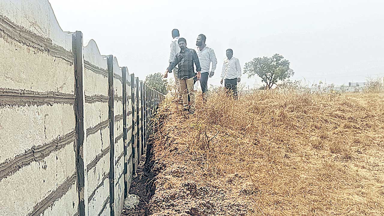 మైసమ్మ చెరువు అలుగు కబ్జా