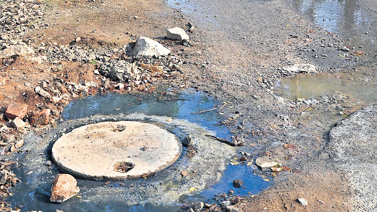 కంపు..కంపు