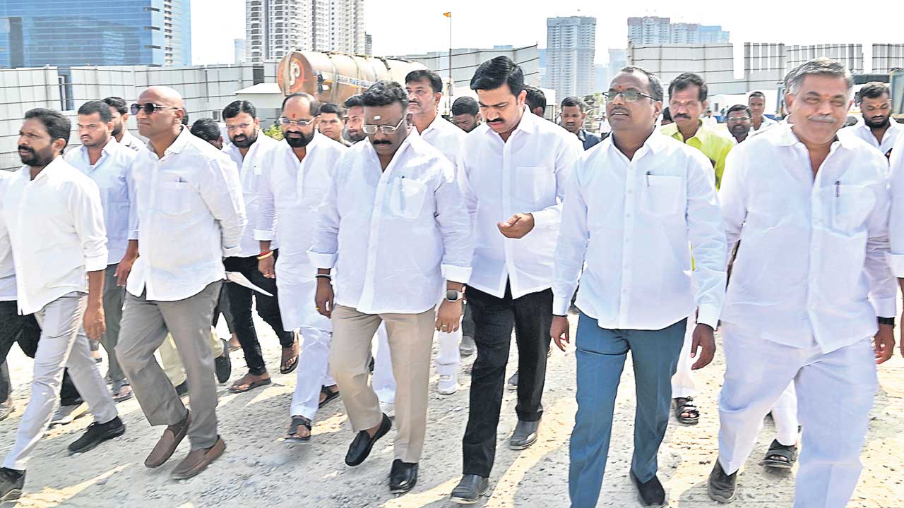 సీఎం మేనల్లుడి క్రషర్లు.. ప్రకృతి విధ్వంసం