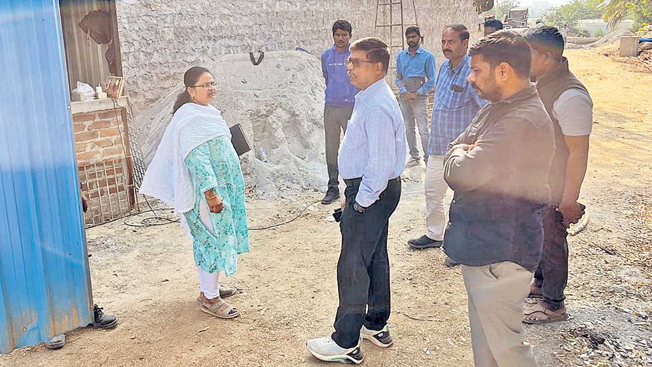 అడ్డగోలుగా భూ మార్పిడి