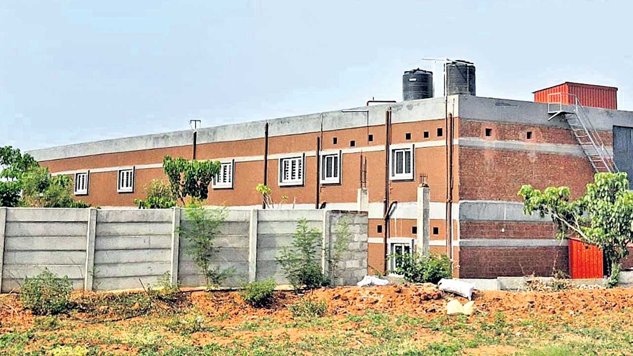 తవ్వినకొద్దీ అక్రమాలు