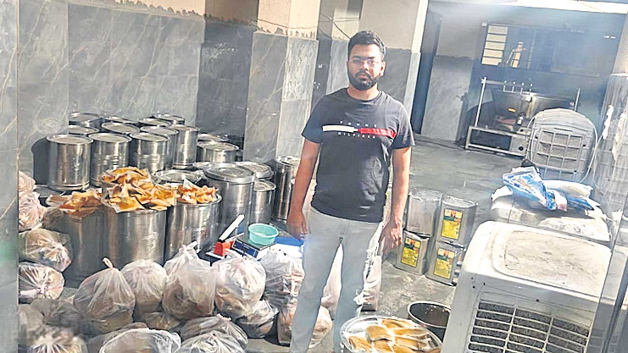 కల్తీ నెయ్యి తయారీ కేంద్రం గుట్టు రట్టు