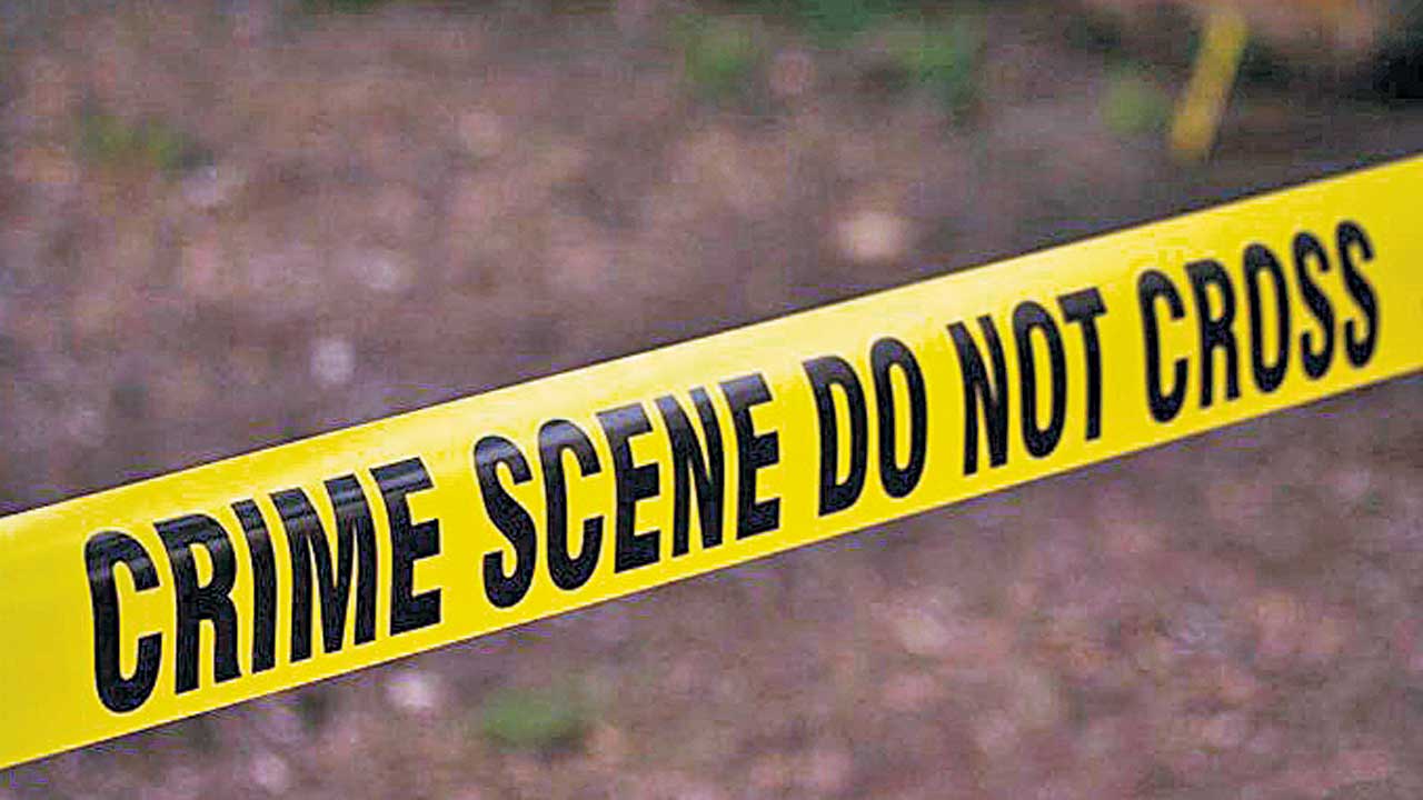 కూలిన బాల్కాని స్లాబ్‌