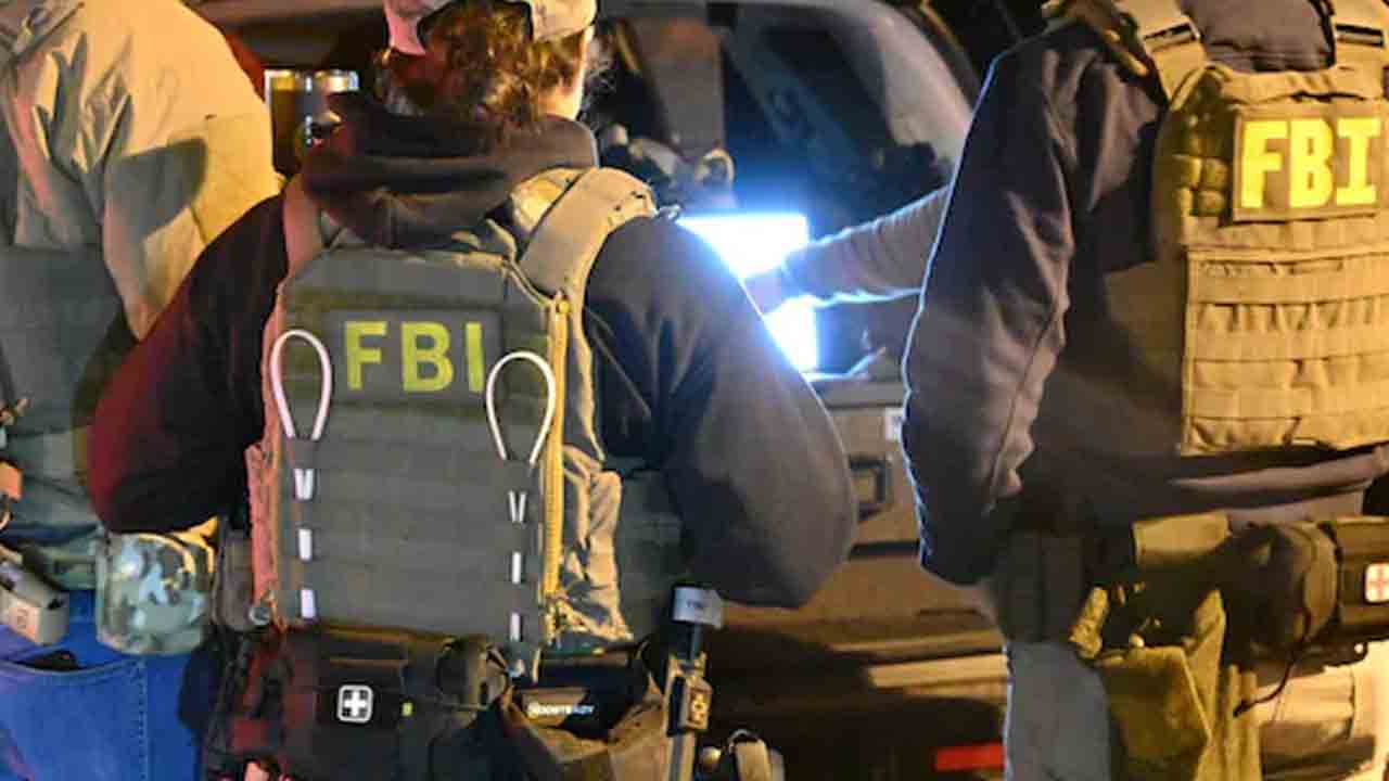 U Visa | గ్రీన్‌ కార్డుల కోసం చోరీల డ్రామా.. 11 మంది భారతీయులు అరెస్ట్‌