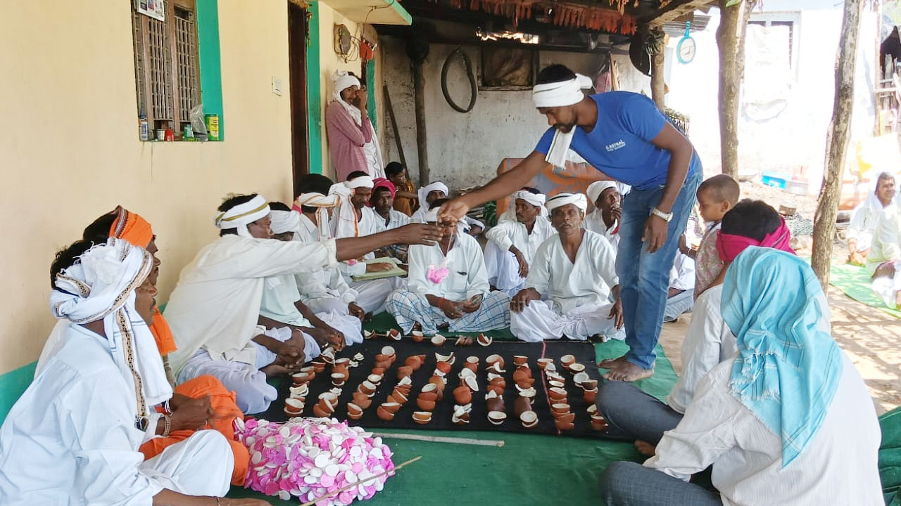 Kamadahanam | గిరిజన గ్రామాల్లో ఘనంగా కామదహనం