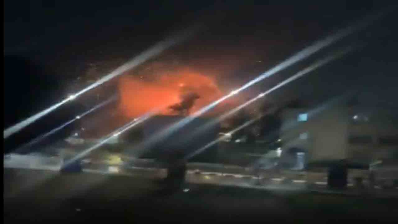 Iran Missile strikes Israel’s Dimona  | ఇజ్రాయెల్ అణు పరిశోధన కేంద్రం   సమీపంలో ఇరాన్ క్షిపణి దాడులు.. వంద మందికిపైగా గాయాలు