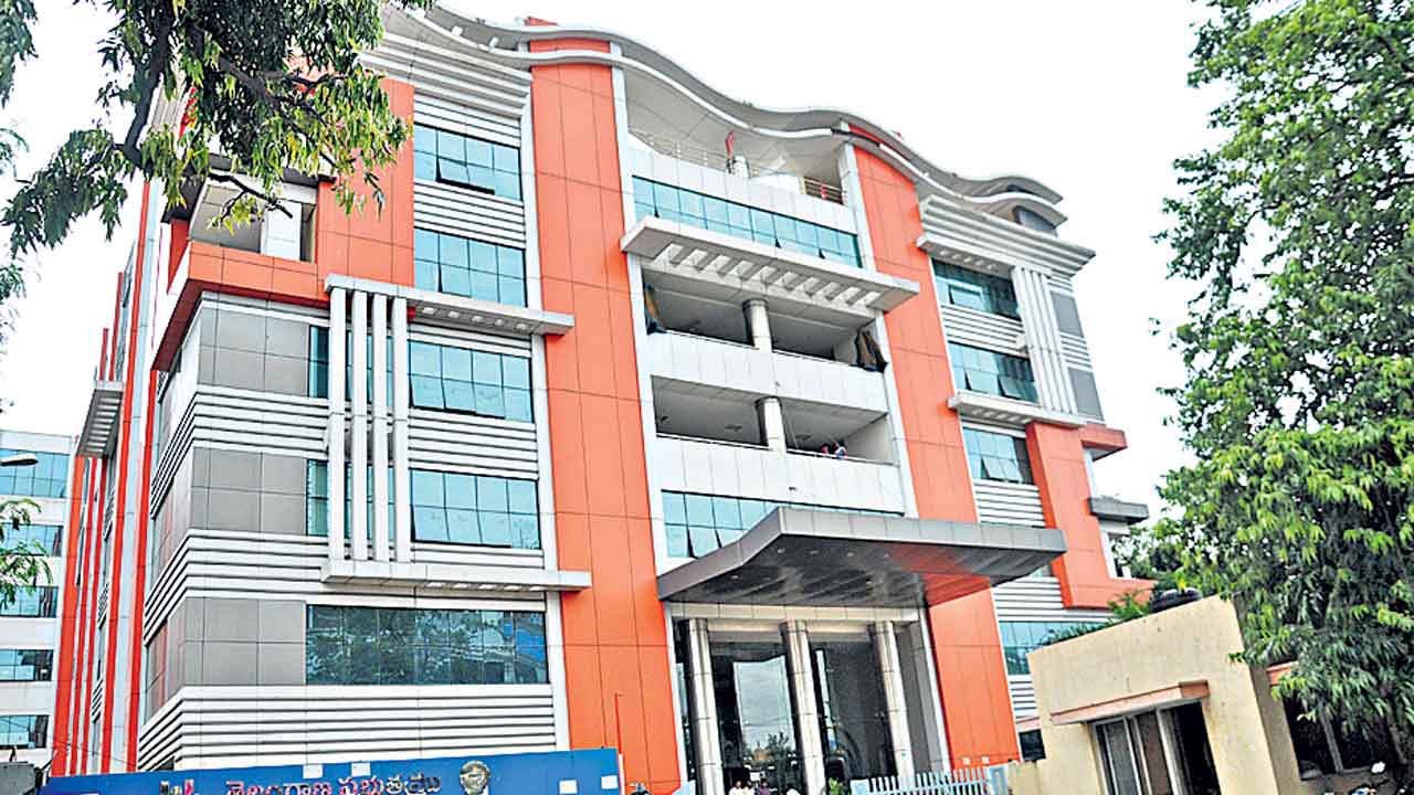 జలమండలి లోగో వాడితే కఠిన చర్యలు