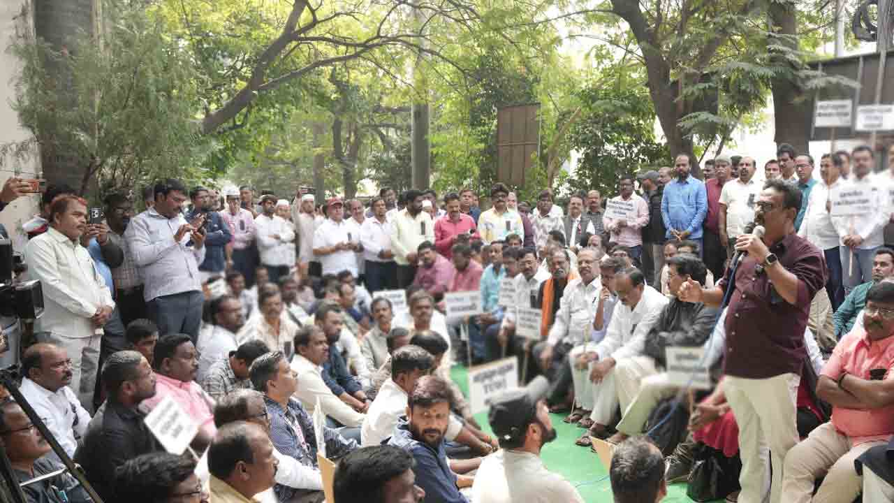 మీడియాను అగౌరవపరిస్తే సహించేదిలేదు