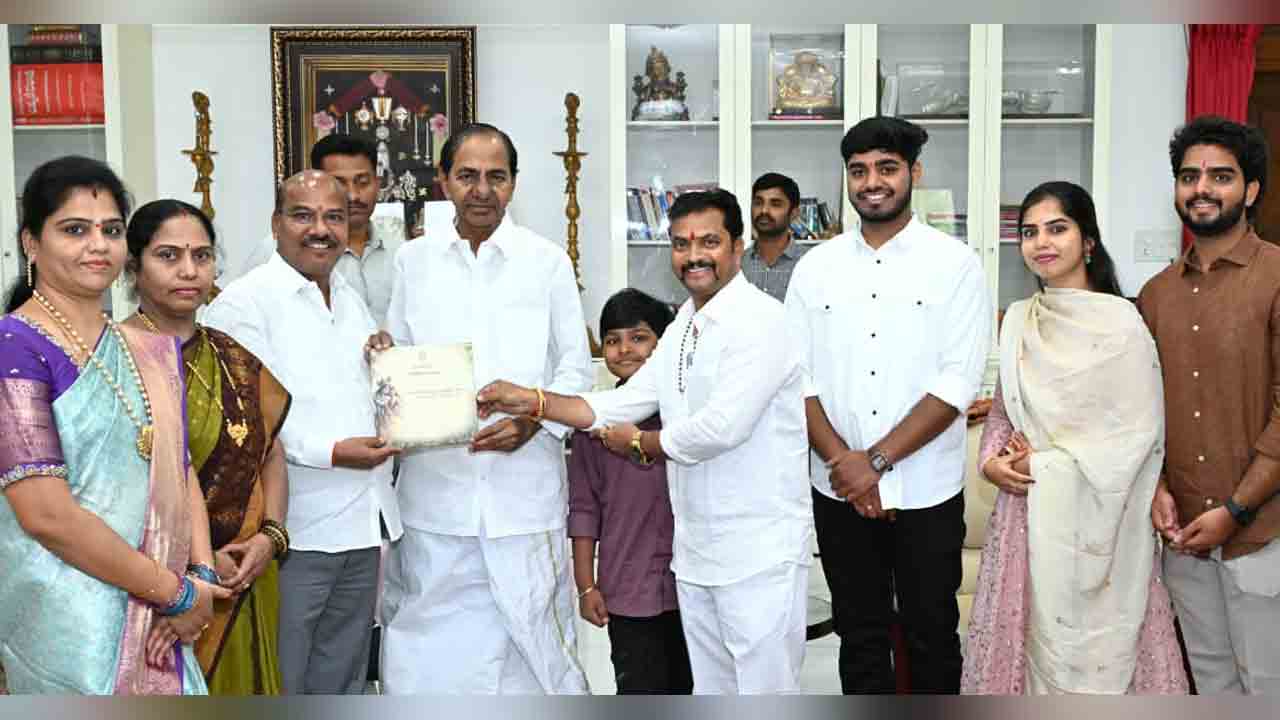 KCR | కేసీఆర్‌ను కలిసిన టీఎన్జీఓస్ సెంట్రల్ యూనియన్ మాజీ అధ్యక్షుడు మామిళ్ల రాజేందర్