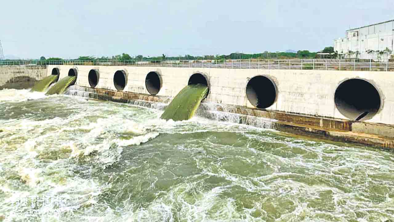 కాళేశ్వరం కాలువలు కళకళ