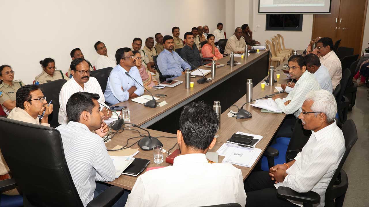 అటవీ, రెవెన్యూ సరిహద్దు భూ వివాదాల పరిష్కారానికి చర్యలు