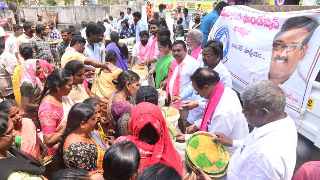 వెలుగుమట్ల పేదలను వెళ్లగొట్టే కుట్ర?