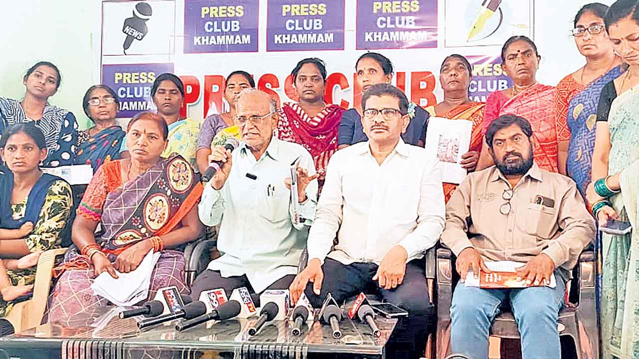 అనర్హులకే పట్టాలిచ్చారు