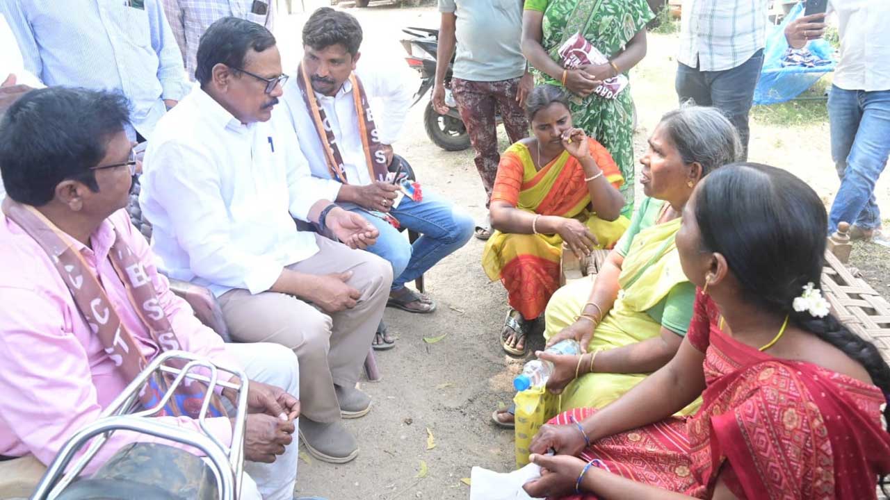 ఇండ్లు కూల్చుడేనా ఇందిరమ్మ రాజ్యమంటే?