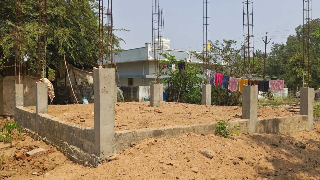 ఆ ఇండ్లు కట్టొద్దు..!