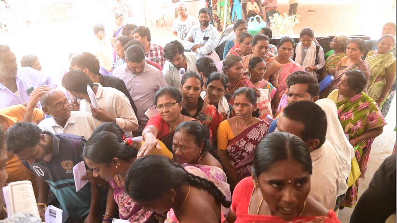 ‘భూదాన్‌’ బాధితుల పక్షాన నమస్తే