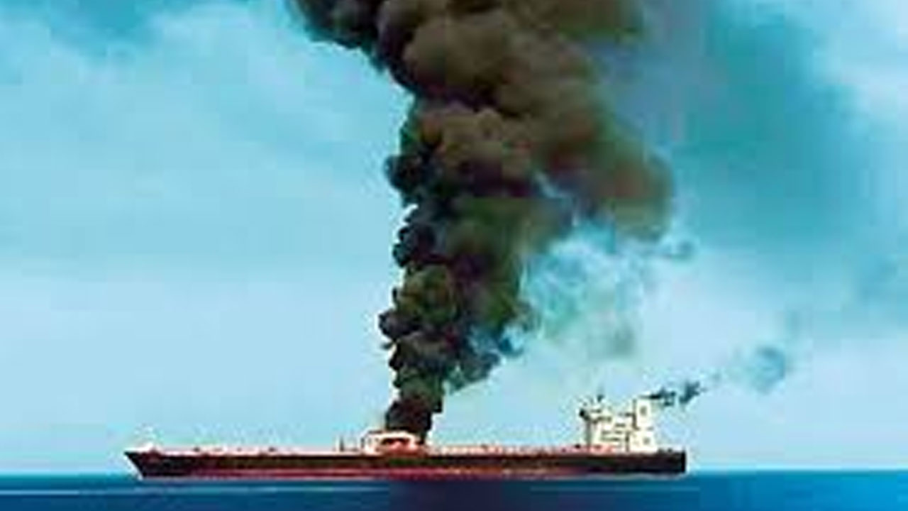 Kuwait Oil Tanker | కువైట్‌ చమురు ట్యాంకర్‌పై ఇరాన్‌ డ్రోన్‌ దాడి.. భారీగా చెలరేగిన మంటలు