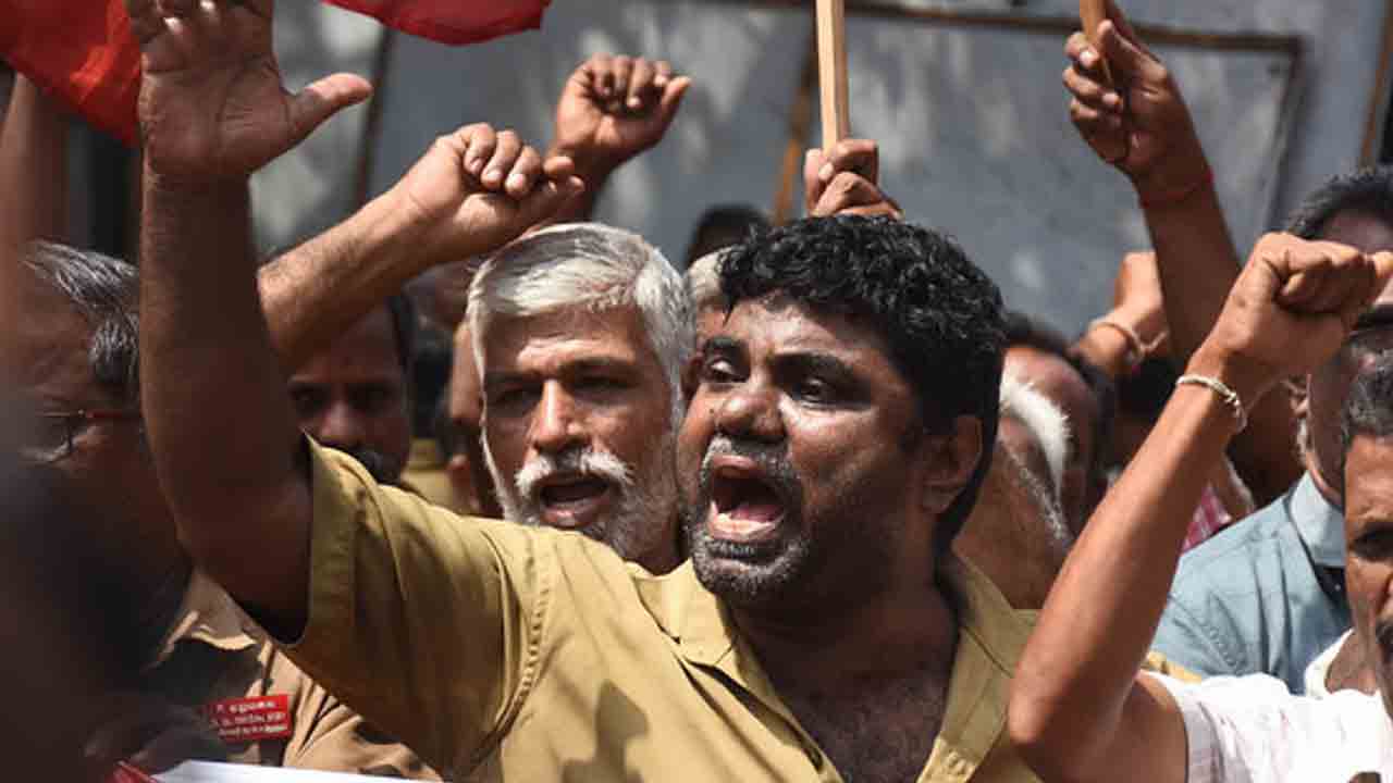 లేబర్‌ కోడ్‌లను రద్దు చేయాలి.. ఏప్రిల్‌ 1న బ్లాక్‌ డే గా పిలుపు