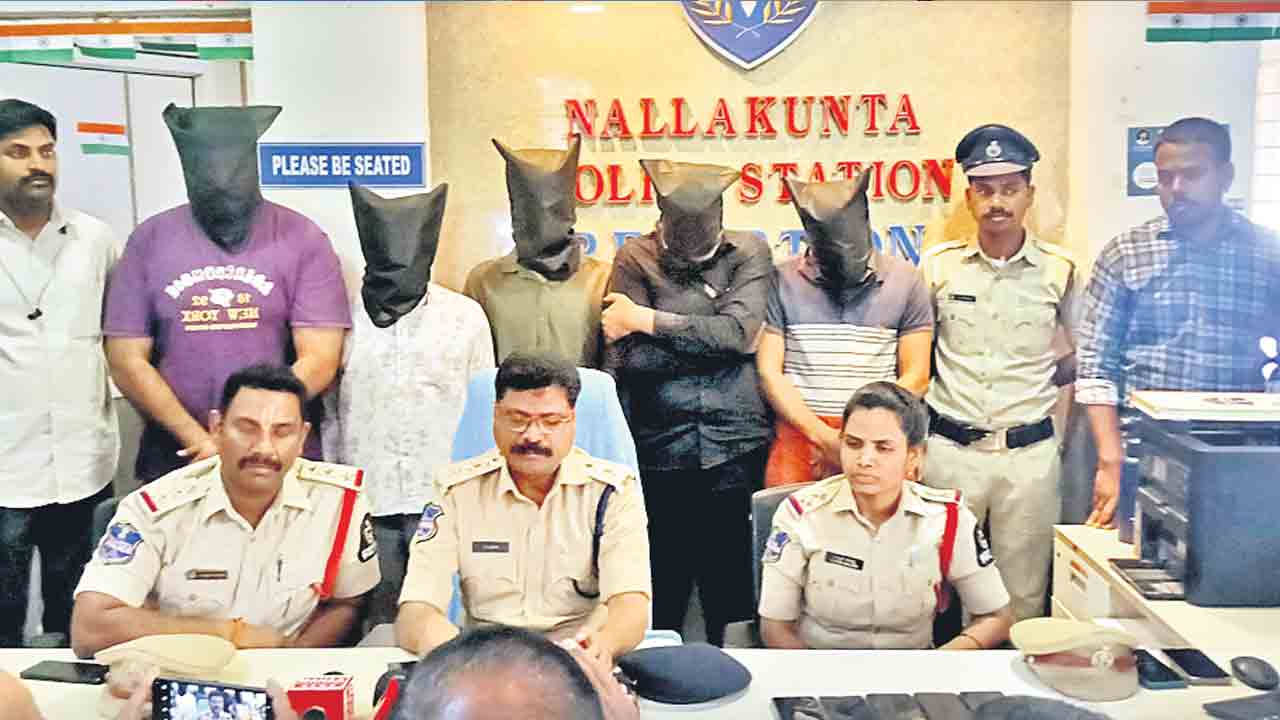 కారును కిరాయికి తీసుకుని విక్రయం.. ఐదుగురిని అరెస్టు చేసిన నల్లకుంట పోలీసులు
