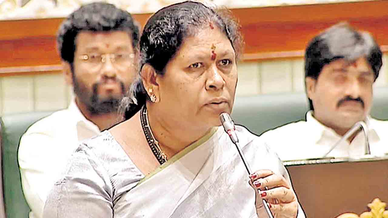 సమస్యల పరిష్కారమేది: కోవ లక్ష్మి