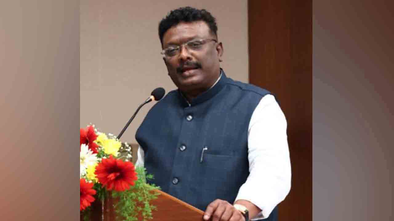 గద్దర్‌ అవార్డుల ఫంక్షన్‌కు కోట్లు కుమ్మరింత!.. ఎమ్మెల్సీ దాసోజు శ్రవణ్‌ డిమాండ్‌