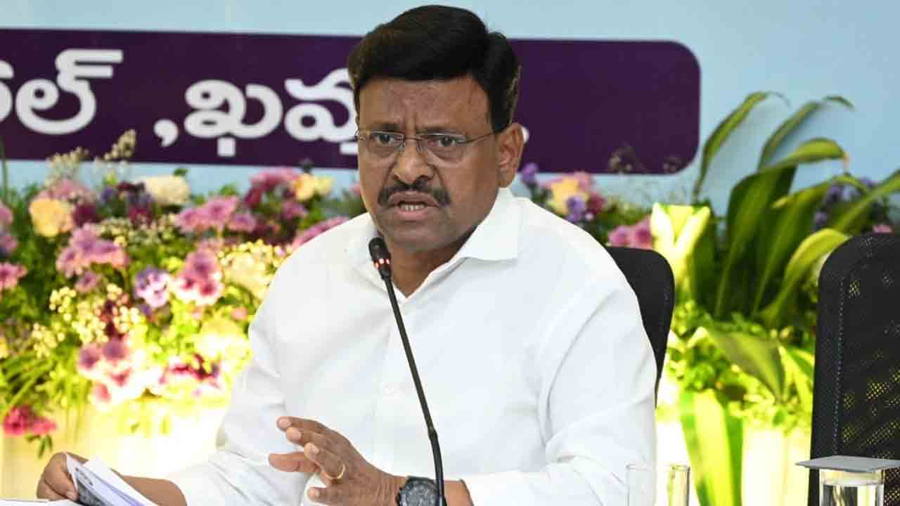 పాఠశాలల్లో సమస్యలు పరిష్యరించాలి