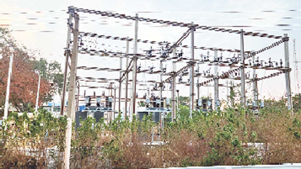 నత్తనడకన..!