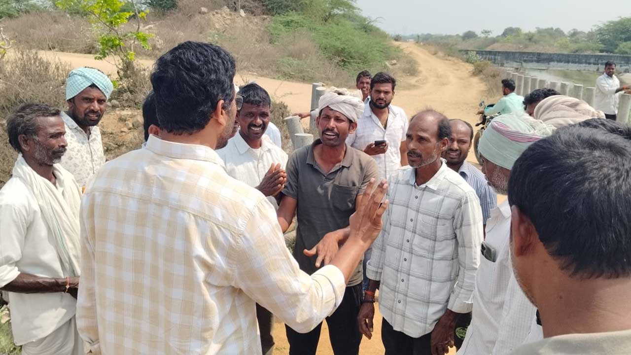 సాగునీటి కోసం రైతుల ఆందోళన