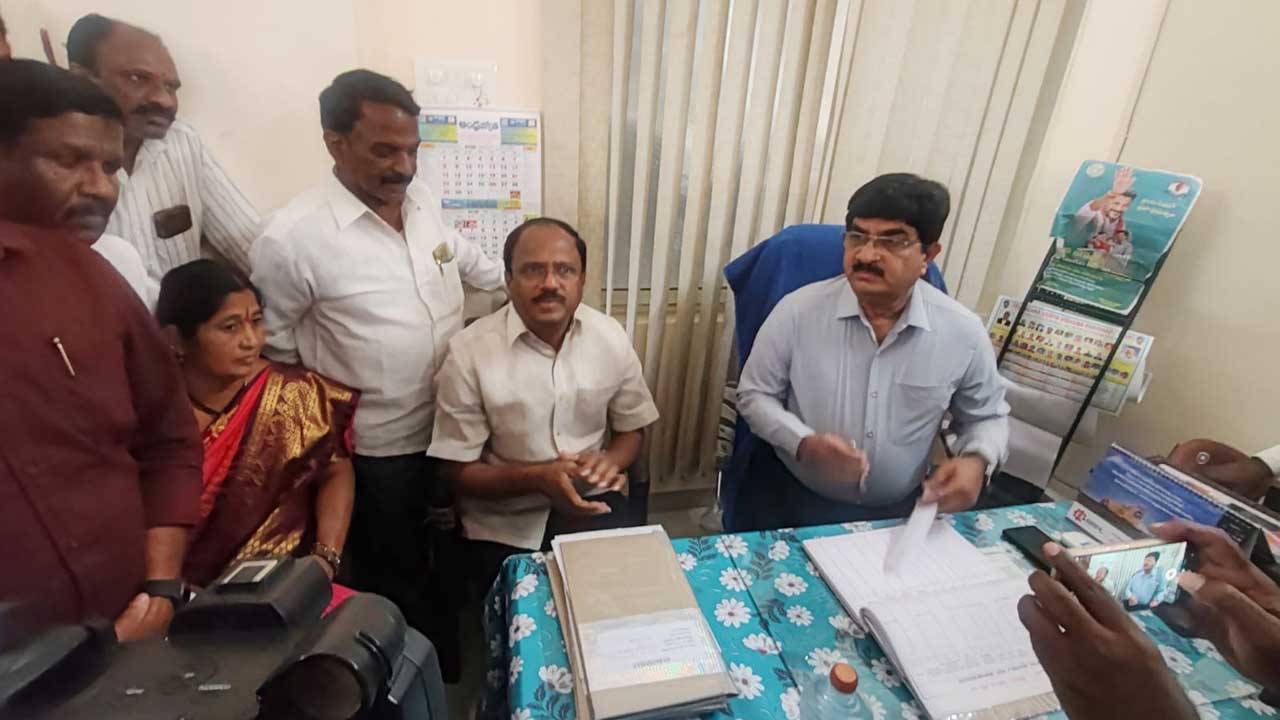 జడ్చర్ల ఘటన ప్రభుత్వ బాధ్యతే..