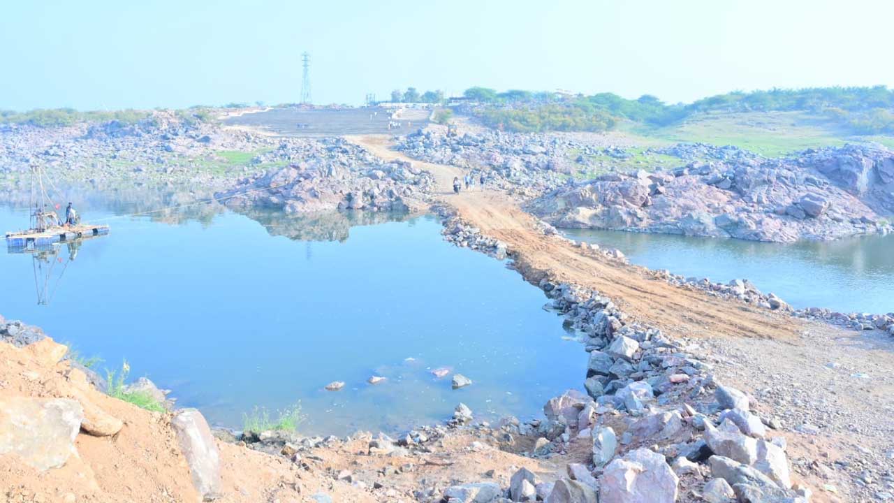 వారధిపై వార్‌