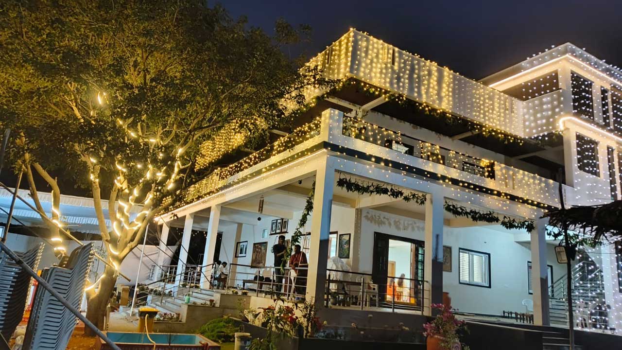 స్వగ్రామంలో నేడు సినీ హీరో విజయ్‌ రిసెప్షన్‌