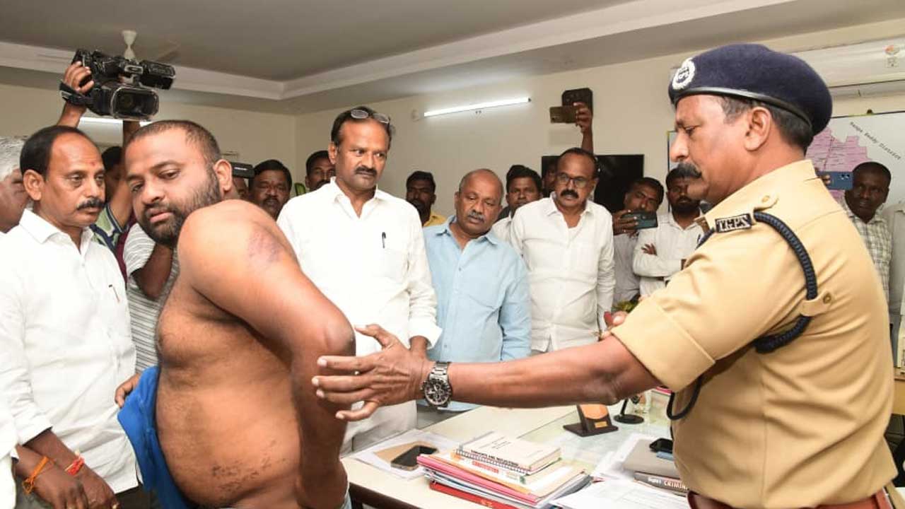 కాంగ్రెస్‌ కక్షసాధింపు