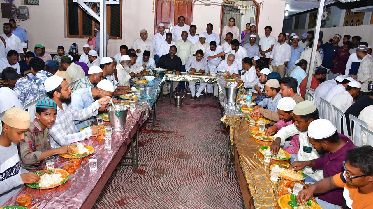 సకల జనుల సంక్షేమం కోసమే..ఉపవాస దీక్షలు