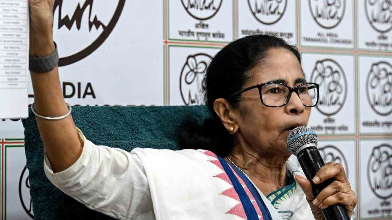 74 మంది సిట్టింగ్‌లకు టికెట్ల తిరస్కరణ.. తృణమూల్‌ అభ్యర్థుల జాబితా విడుదల