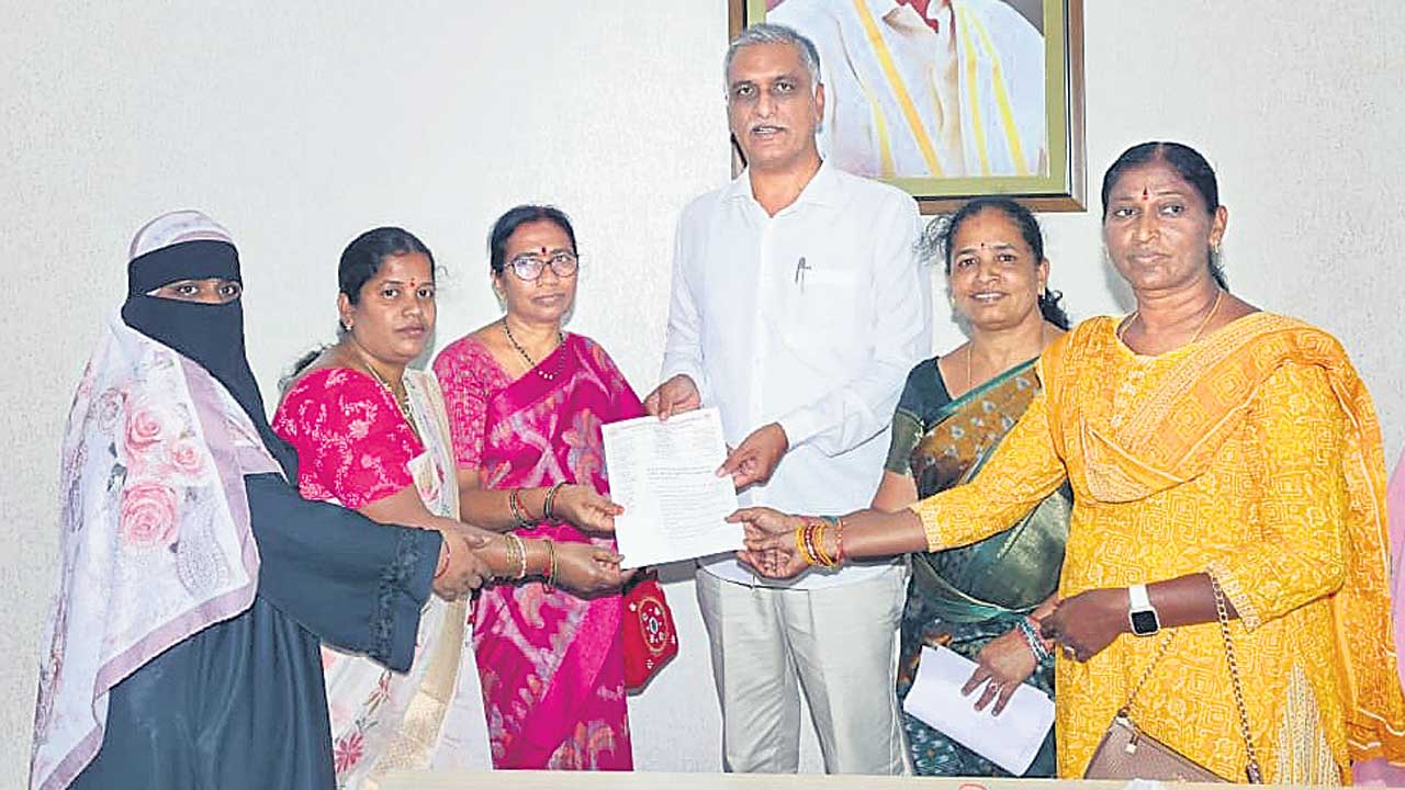 అంగన్‌వాడీల సమస్యలపై అసెంబ్లీలో గొంతెత్తుతా