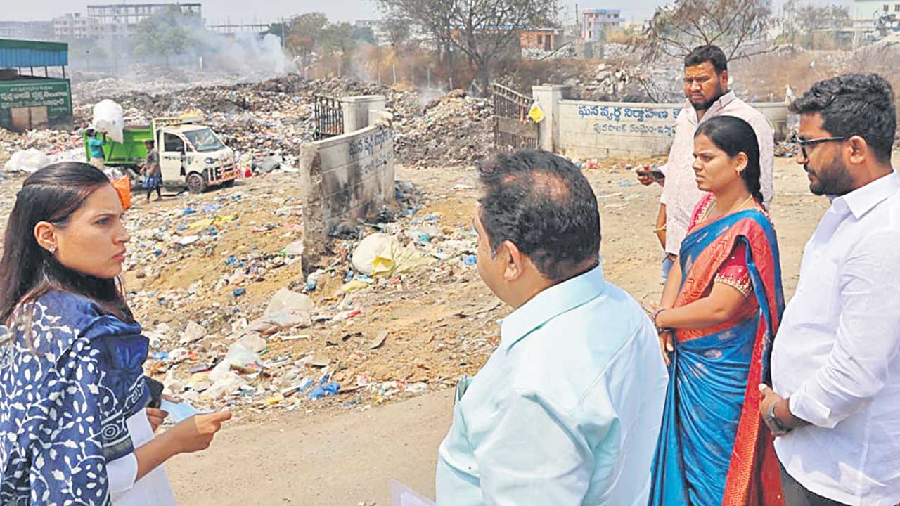 చెత్త తగలబెట్టడంపై ఆగ్రహం