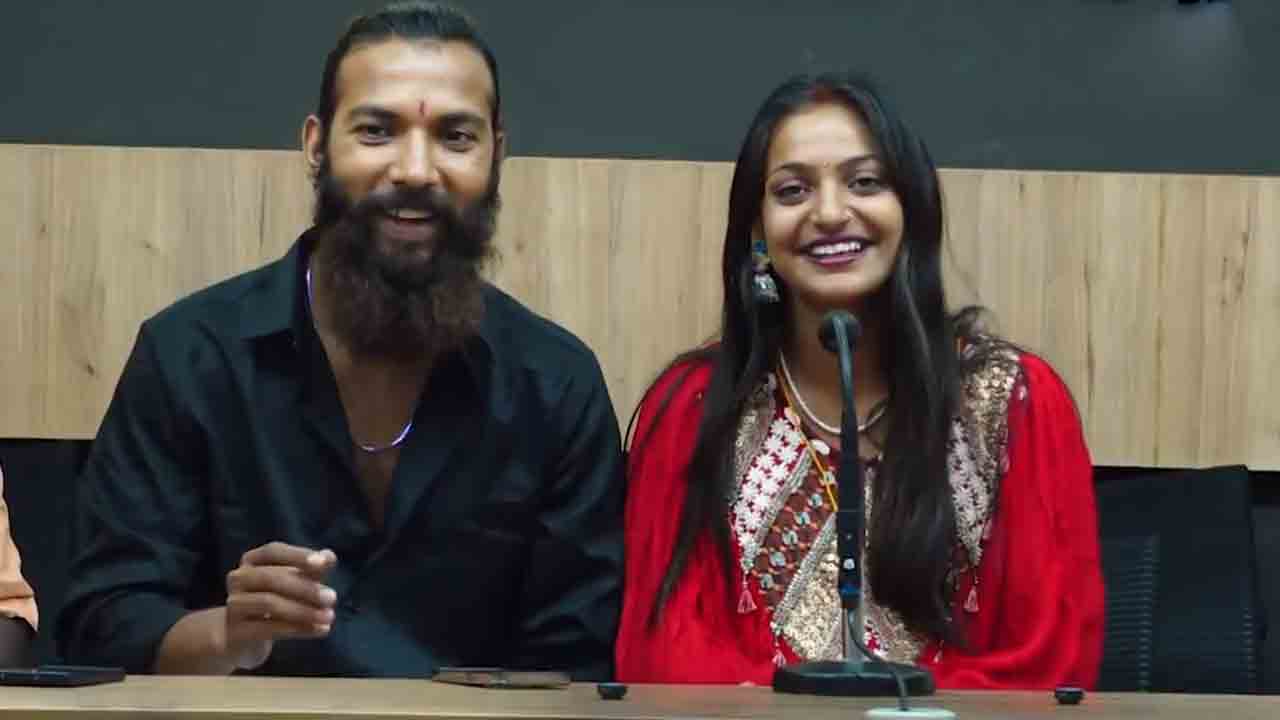 Monalisa | నా పెళ్లి ‘లవ్ జిహాద్’ కాదు, అన్ని మతాలు సమానమే: కుంభమేళా సుందరి మోనాలిసా