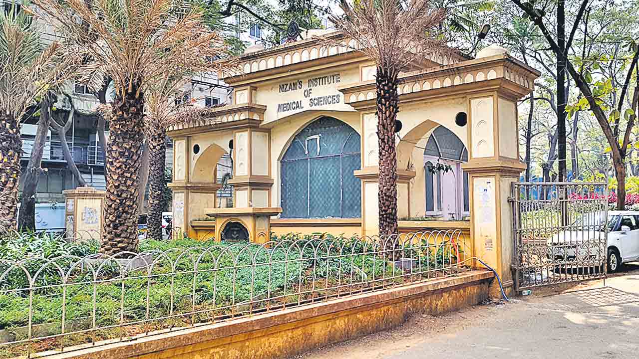 నిమ్స్‌ డైరెక్టర్‌ పదవికి పెద్ద పైరవీలు