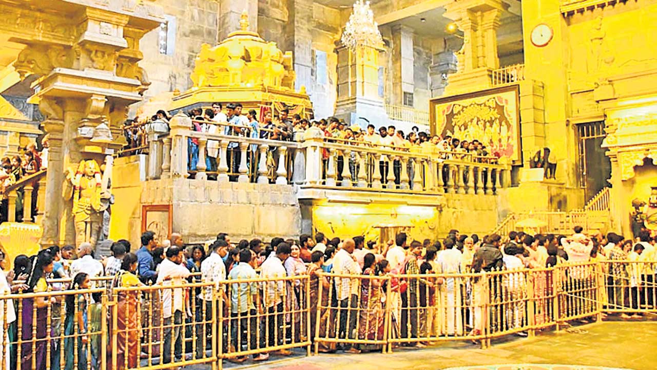 జన సంద్రం.. యాదగిరిక్షేత్రం