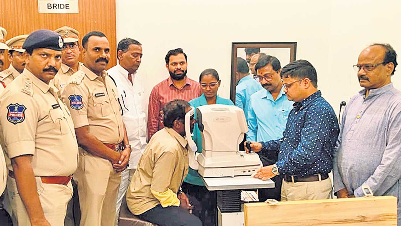 డ్రైవింగ్‌ వృత్తిలో కంటి చూపే కీలకం