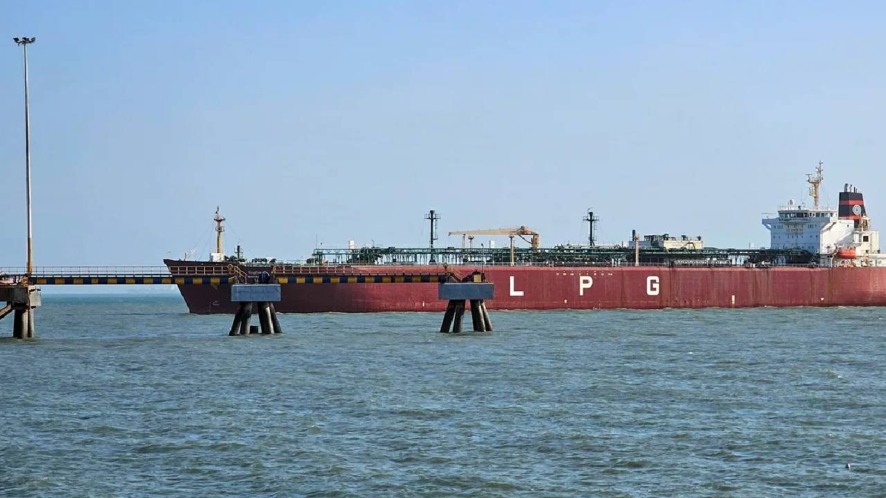 LPG carrier | ఇండియాకు చేరుకున్న ‘నందా దేవి’.. 46 వేల మెట్రిక్ టన్నుల ఎల్పీజీతో గుజరాత్‌ వచ్చిన నౌక