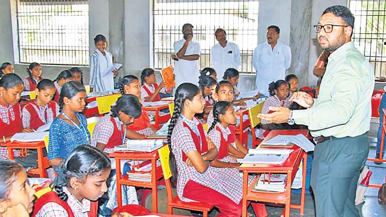 ప్రజాపాలన- ప్రగతి ప్రణాళికను విజయవంతం చేయాలి